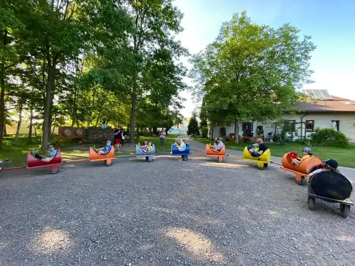 przejażdżka na wagonikach